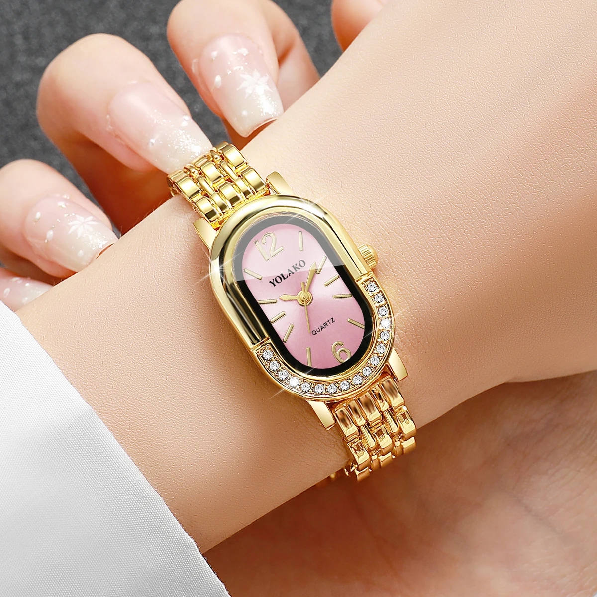 Luxuriöse Strass-Damen-Quarzuh – Luxury Watch Travel Case Bewertung und Preis