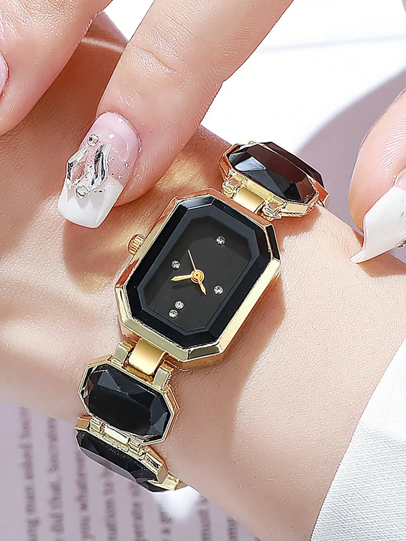 Frauen Quadratische Uhr Luxus  – Ladies Luxury Watch Bewertung und Preis